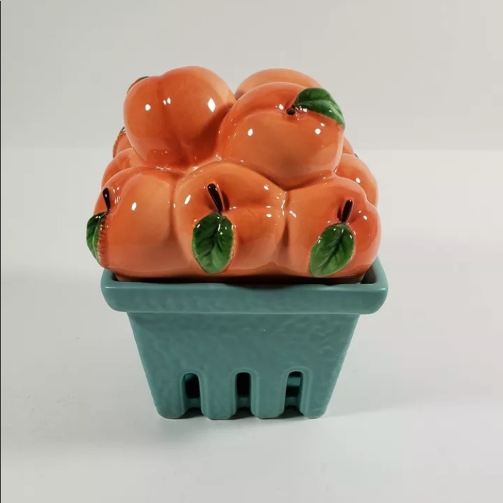 HomeWorx   Fruit Peach Basket Candle Holder